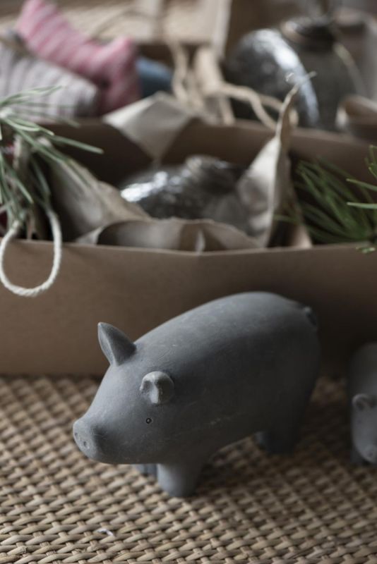Gris i polyresin | IB Laursen